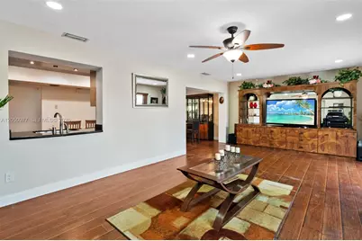 2251 NW 87th Ave, Pembroke Pines, FL 33024 - Photo 11