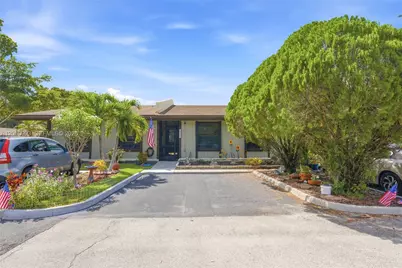 10231 Buttercup Ct, Pembroke Pines, FL 33026 - Photo 3