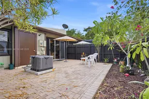 10231 Buttercup Ct, Pembroke Pines, FL 33026 - Photo 23