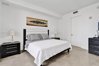 18201 Collins Ave #4705, Sunny Isles Beach, FL 33160 - Photo 27