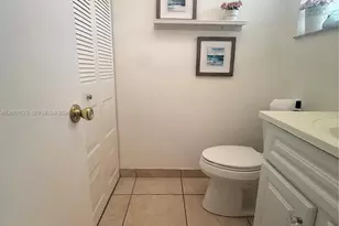 9540 Sunrise Lakes Blvd, Sunrise, FL 33322 - Photo 25