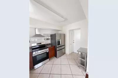 1075 93rd St #401, Bay Harbor Islands, FL 33154 - Photo 5