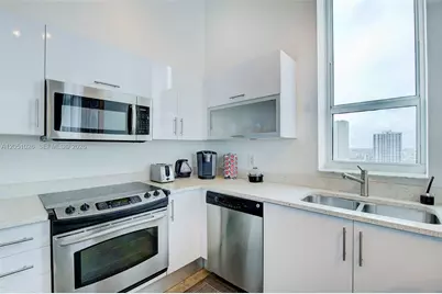 234 NE 3rd St #UPH01 Short Term, Miami, FL 33132 - Photo 13