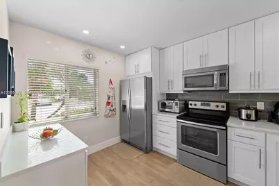 542 NW 208th Ter #542, Pembroke Pines, FL 33029 - Photo 3