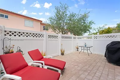 542 NW 208th Ter #542, Pembroke Pines, FL 33029 - Photo 9