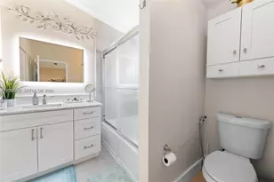 542 NW 208th Terrace, Pembroke Pines, FL 33029 - Photo 7