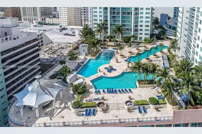 253 NE 2nd St #2510, Miami, FL 33132 - Photo 11