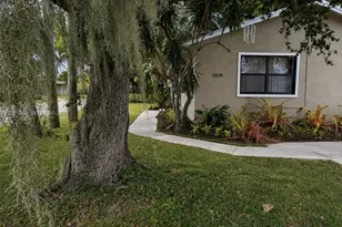 1010 NE 16th St, Fort Lauderdale, FL 33304 - Photo 3