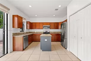3573 W 93rd Pl, Hialeah, FL 33018 - Photo 9