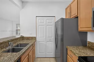 1213 SW 147th Ave, Pembroke Pines, FL 33027 - Photo 13