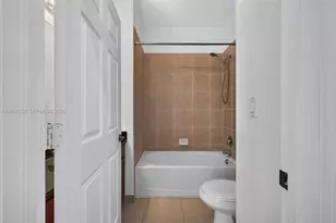 1213 SW 147th Ave, Pembroke Pines, FL 33027 - Photo 27