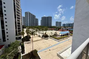3610 Yacht Club Dr, Aventura, FL 33180 - Photo 17