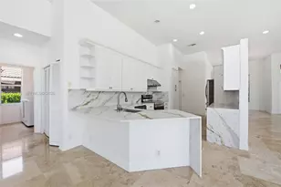 2667 Palmer Pl, Weston, FL 33332 - Photo 9