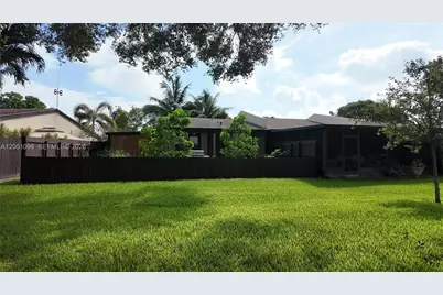 2070 Sweet Gum Ave, Pembroke Pines, FL 33026 - Photo 3