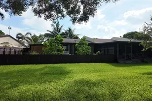2070 Sweetgum Ave, Pembroke Pines, FL 33026 - Photo 3