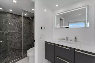 400 S Pointe Dr #1805, Miami Beach, FL 33139 - Photo 25