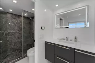 400 South Pointe Dr, Miami Beach, FL 33139 - Photo 25