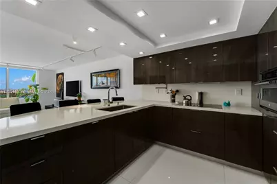 400 S Pointe Dr #1805, Miami Beach, FL 33139 - Photo 9