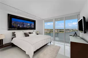 400 South Pointe Dr, Miami Beach, FL 33139 - Photo 17