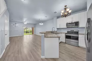 8306 Santa Monica Ave, Tamarac, FL 33321 - Photo 9