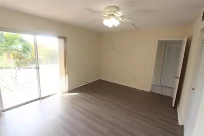 1655 W 44th Pl #304, Hialeah, FL 33012 - Photo 27