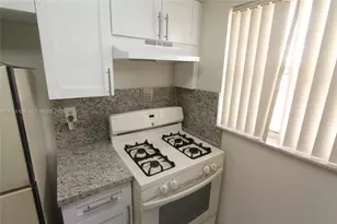 1655 W 44th Pl, Hialeah, FL 33012 - Photo 17