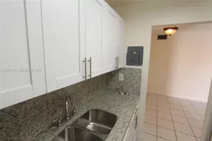1655 W 44th Pl, Hialeah, FL 33012 - Photo 19