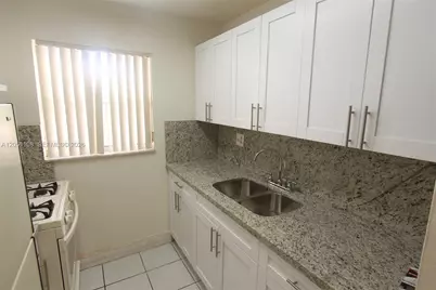 1655 W 44th Pl #304, Hialeah, FL 33012 - Photo 15