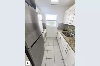 1655 W 44th Pl #304, Hialeah, FL 33012 - Photo 11