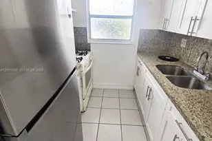 1655 W 44th Pl, Hialeah, FL 33012 - Photo 11