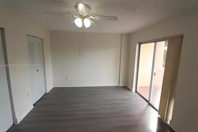 1655 W 44th Pl #304, Hialeah, FL 33012 - Photo 23