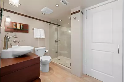 9 Island Ave #610, Miami Beach, FL 33139 - Photo 7