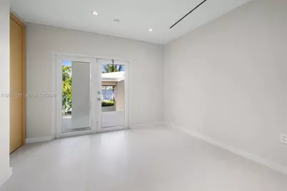 900 N Northlake Dr, Hollywood, FL 33019 - Photo 73