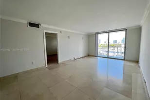 1045 10th St, Miami Beach, FL 33139 - Photo 7
