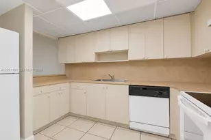 6940 Miami Gardens Dr, Hialeah, FL 33015 - Photo 3