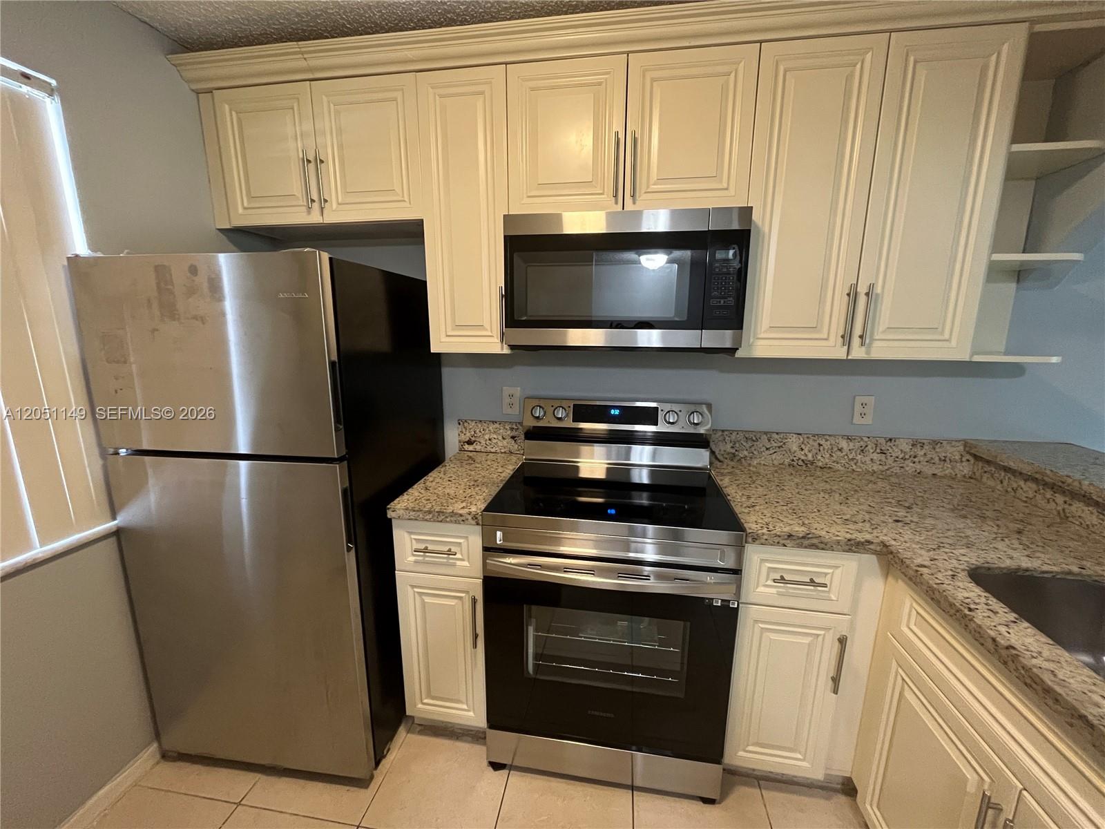 2740 Forest Hills Blvd #202 main architectural view
