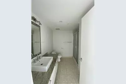 185 SW 7th St #4100, Miami, FL 33130 - Photo 3