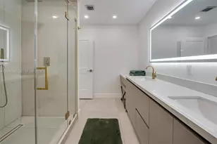 10555 NE 2nd Ave, Miami Shores, FL 33138 - Photo 25