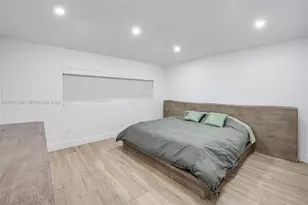 10555 NE 2nd Ave, Miami Shores, FL 33138 - Photo 21