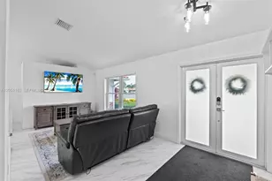 22433 Ensenada Way, Boca Raton, FL 33433 - Photo 5