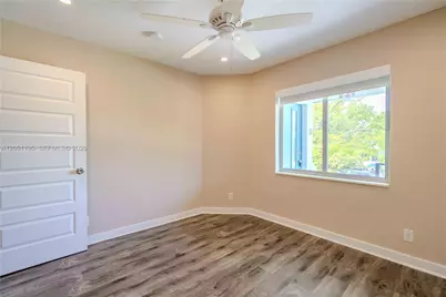 2400 NE 26th St #8, Fort Lauderdale, FL 33305 - Photo 11
