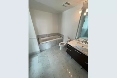 253 NE 2nd St #1202, Miami, FL 33132 - Photo 15