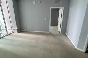 253 NE 2nd St, Miami, FL 33132 - Photo 9