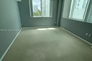 253 NE 2nd St, Miami, FL 33132 - Photo 3