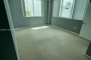 253 NE 2nd St, Miami, FL 33132 - Photo 17