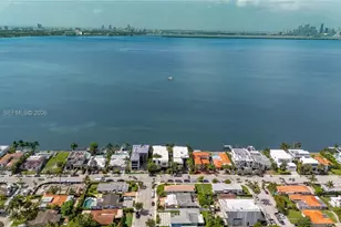 1621 S Treasure Dr, North Bay Village, FL 33141 - Photo 35