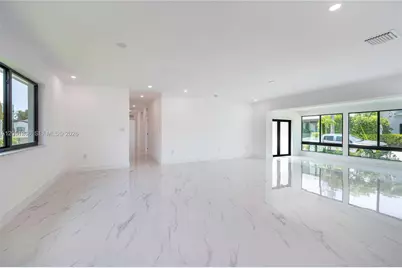1621 S Treasure Dr, North Bay Village, FL 33141 - Photo 5