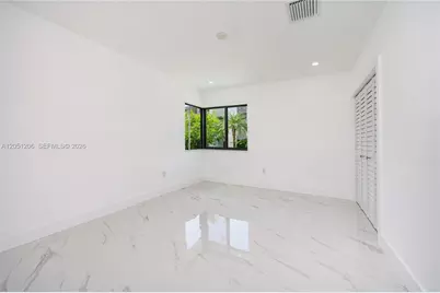 1621 S Treasure Dr, North Bay Village, FL 33141 - Photo 29