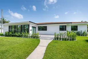 1621 S Treasure Dr, North Bay Village, FL 33141 - Photo 7