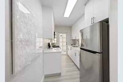 2420 Flamingo Dr #2, Miami Beach, FL 33140 - Photo 11